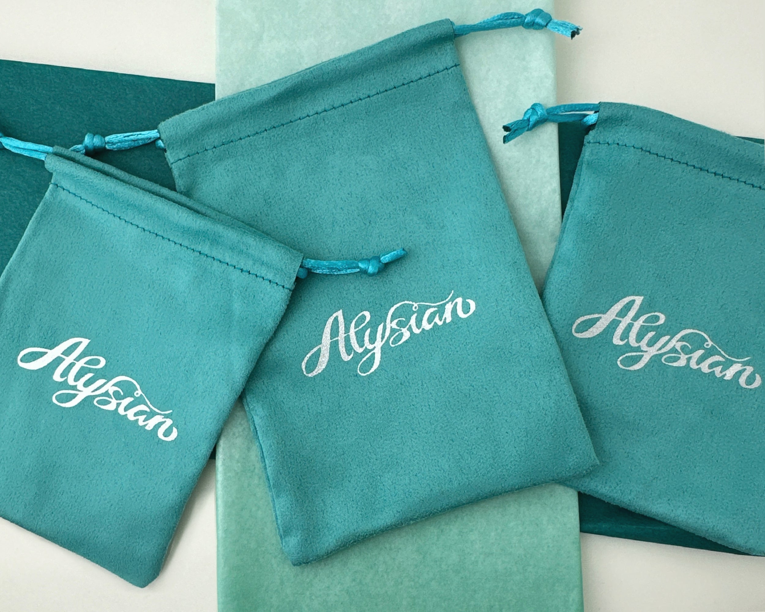 Navi Bracelet – A handcrafted bracelet by Alysian.