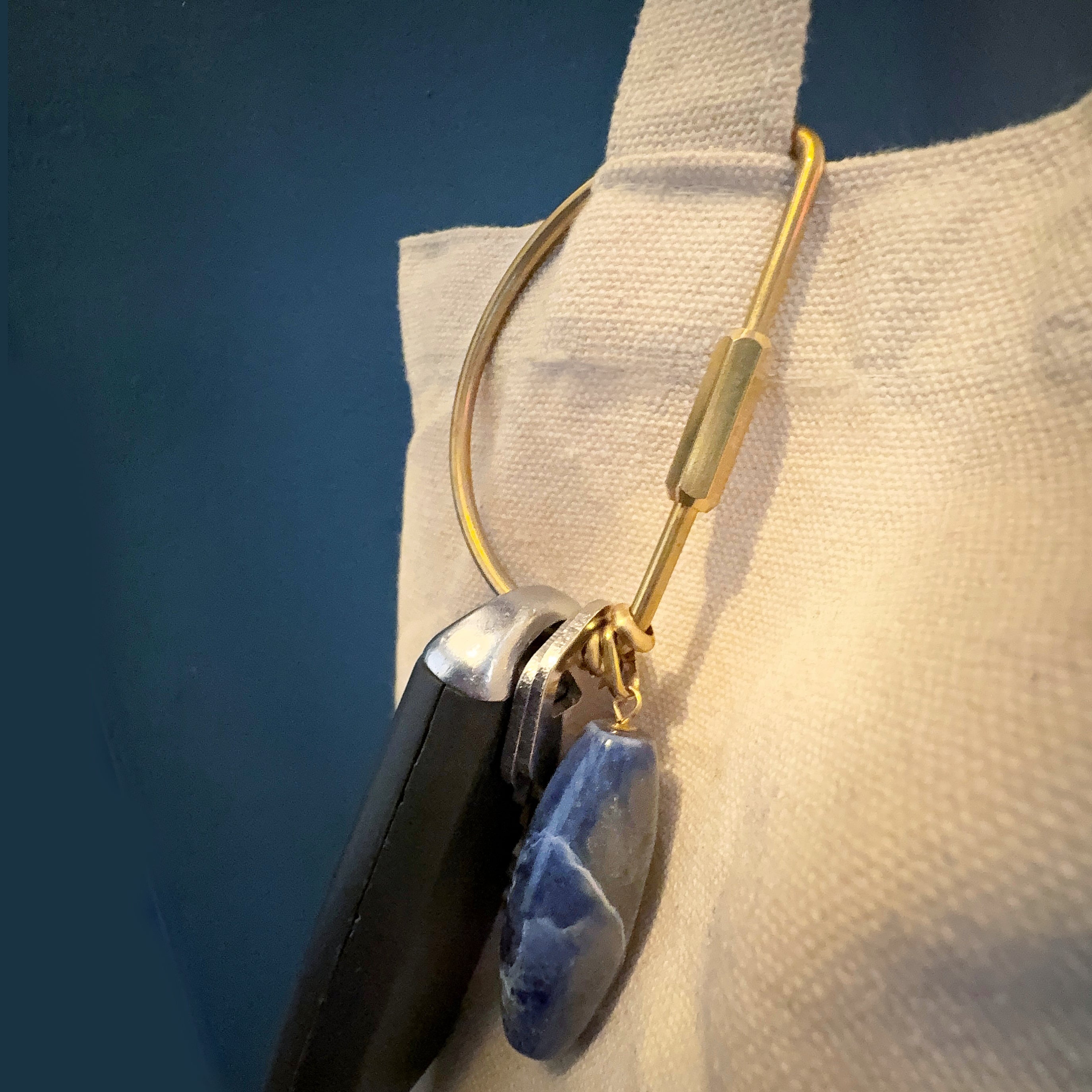 Gemstone Keyring | Rock & Key – D-Style Carabiner – A handcrafted key ring by Alysian.