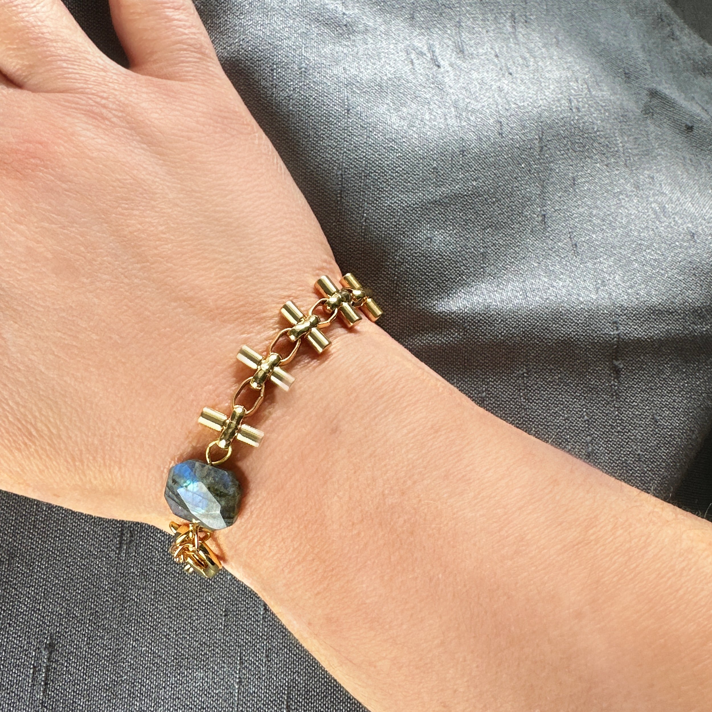 Ennis Bracelet – A handcrafted bracelet by Alysian.