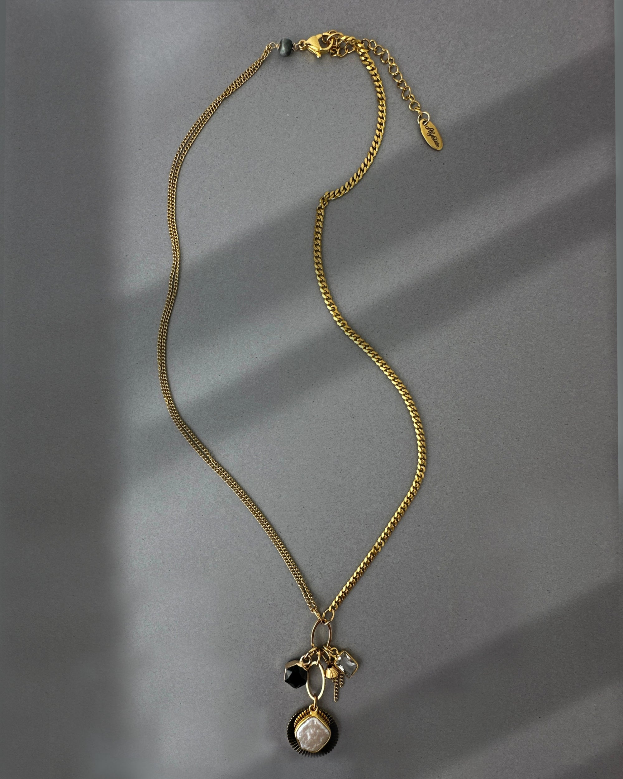 Kinley Cluster Pendant Necklace – A handcrafted necklace by Alysian.
