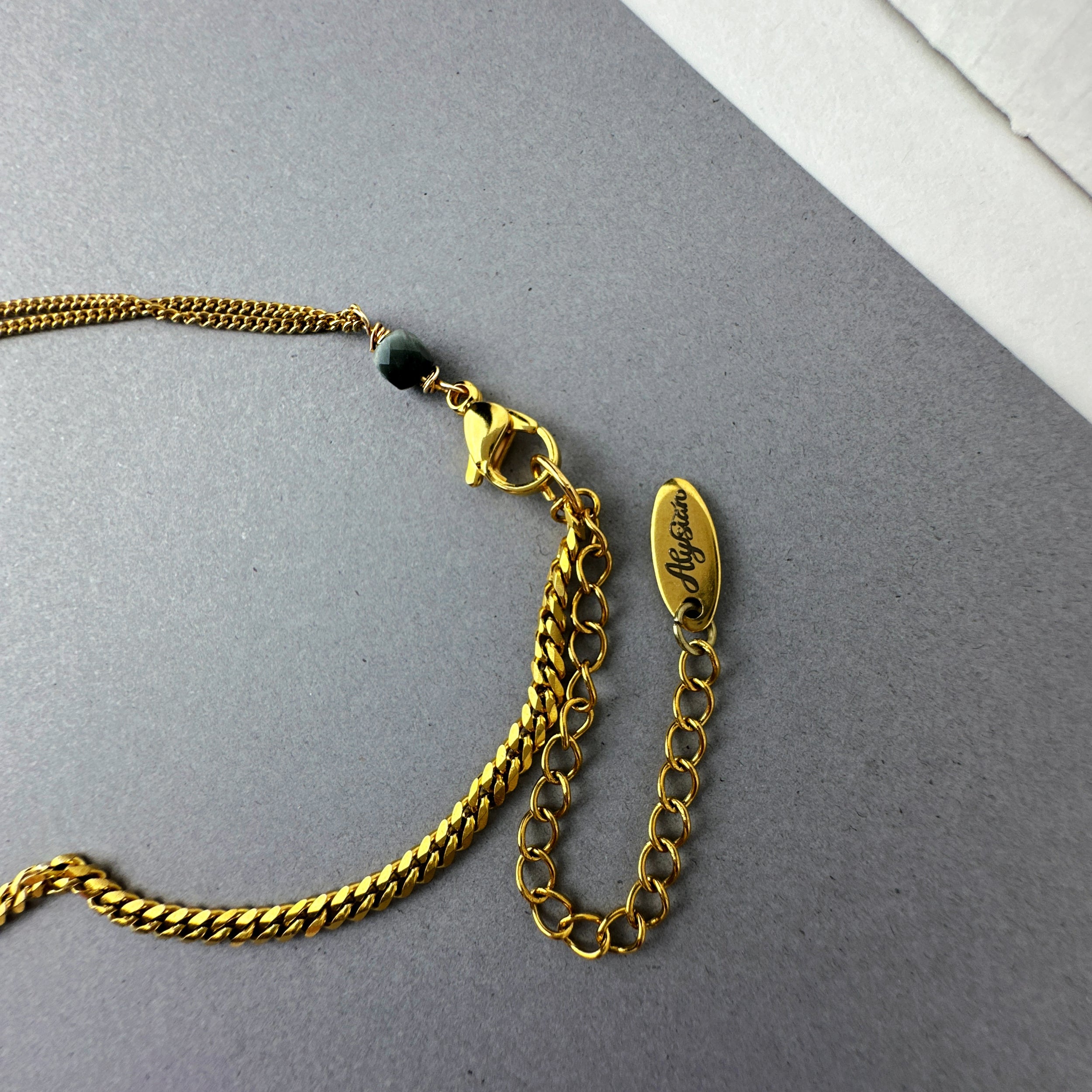 Kinley Cluster Pendant Necklace – A handcrafted necklace by Alysian.
