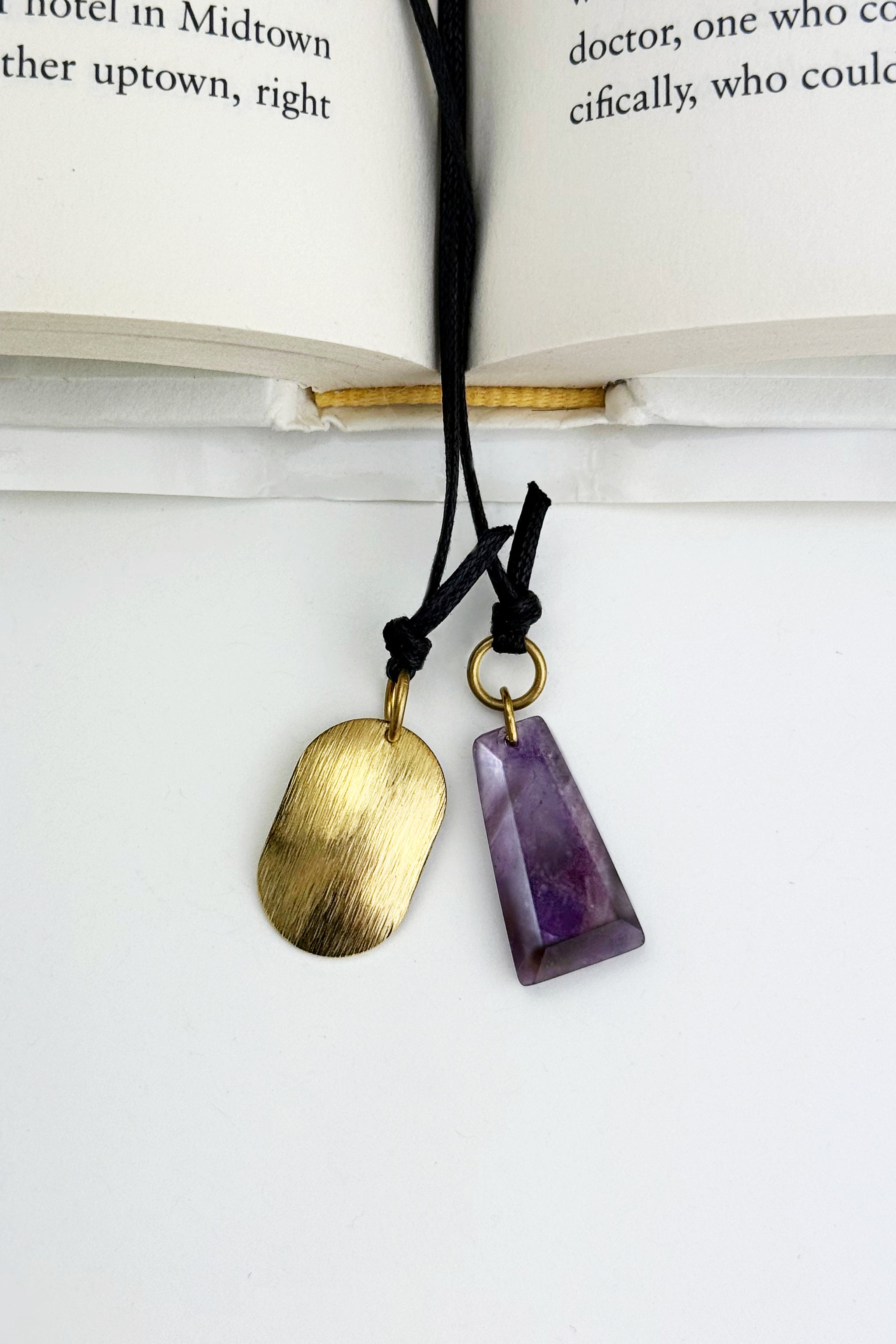 Muutos Amethyst Bookmark – A handcrafted bookmark by Alysian.