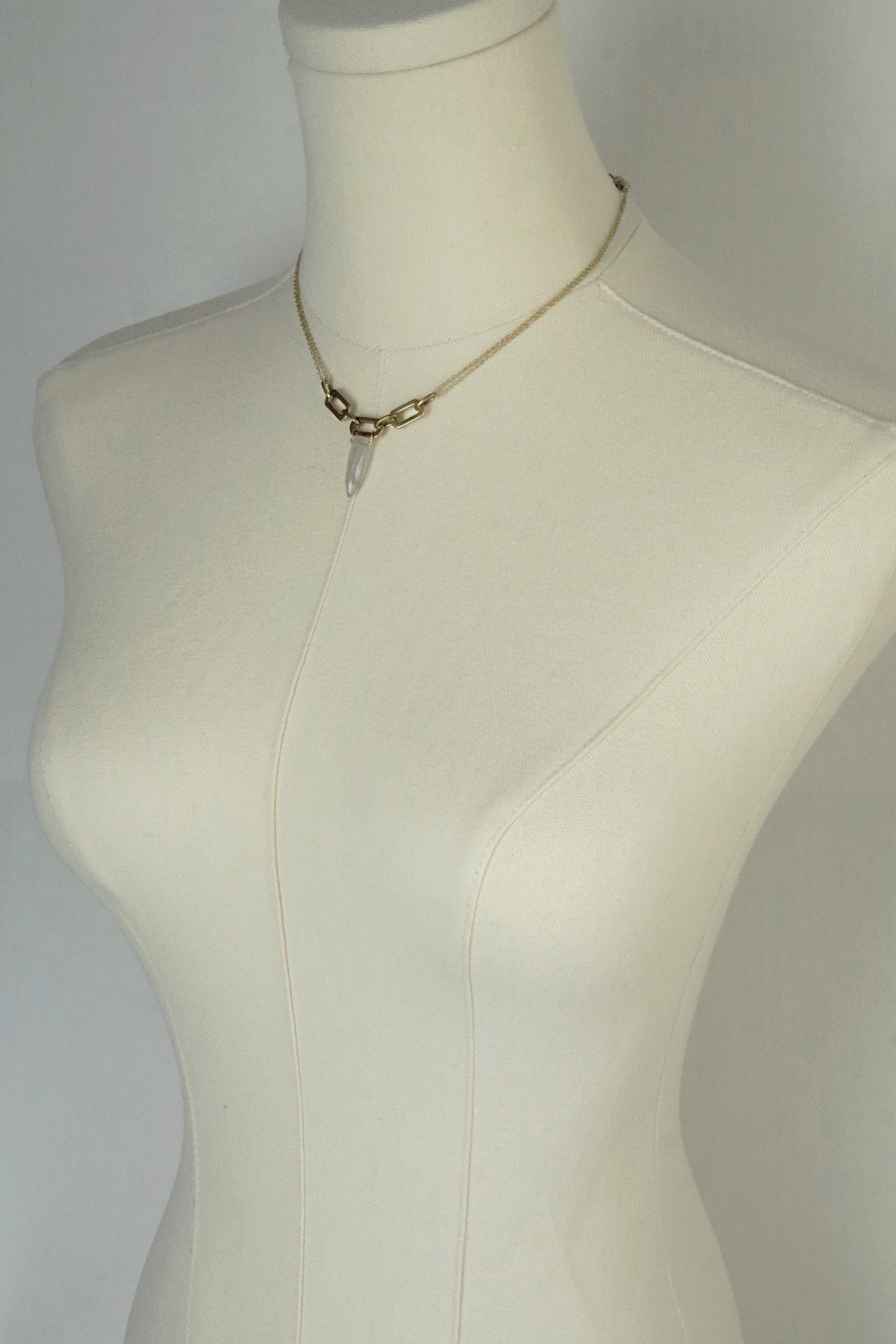 Reeve Pendant Necklace – A handcrafted necklace by Alysian.