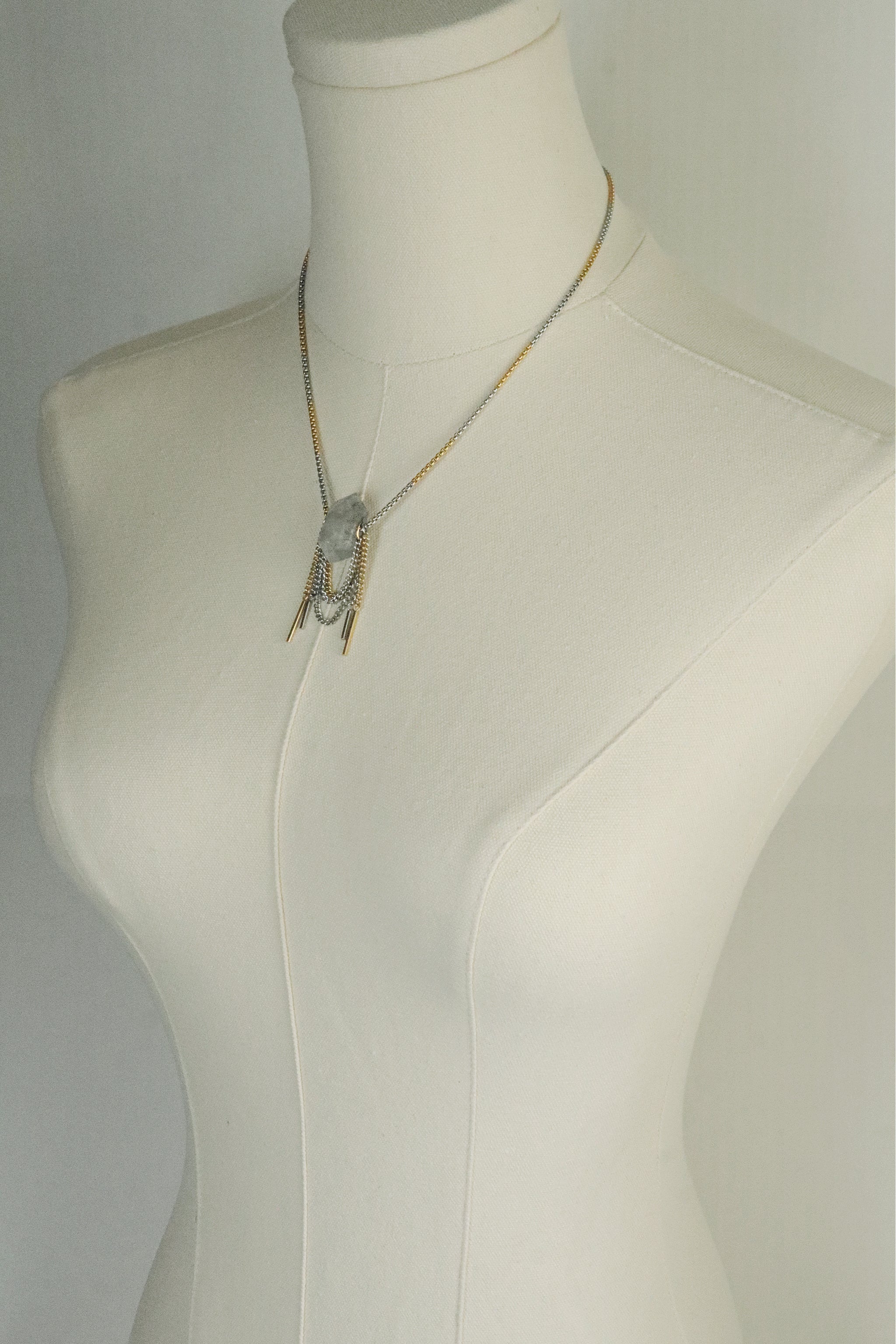 Navia Pendant Necklace – A handcrafted necklace by Alysian.