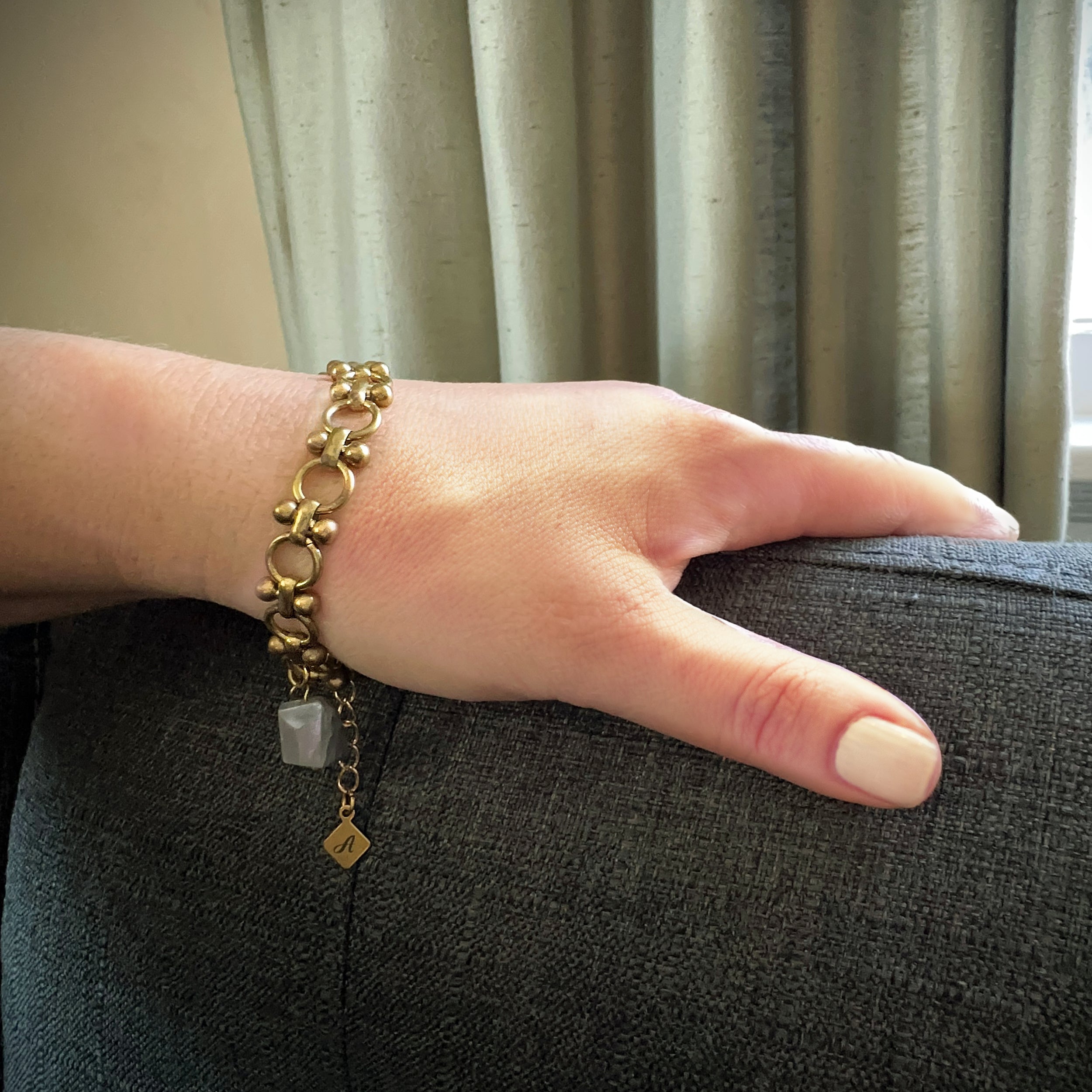 Sele Bracelet – A handcrafted bracelet by Alysian.