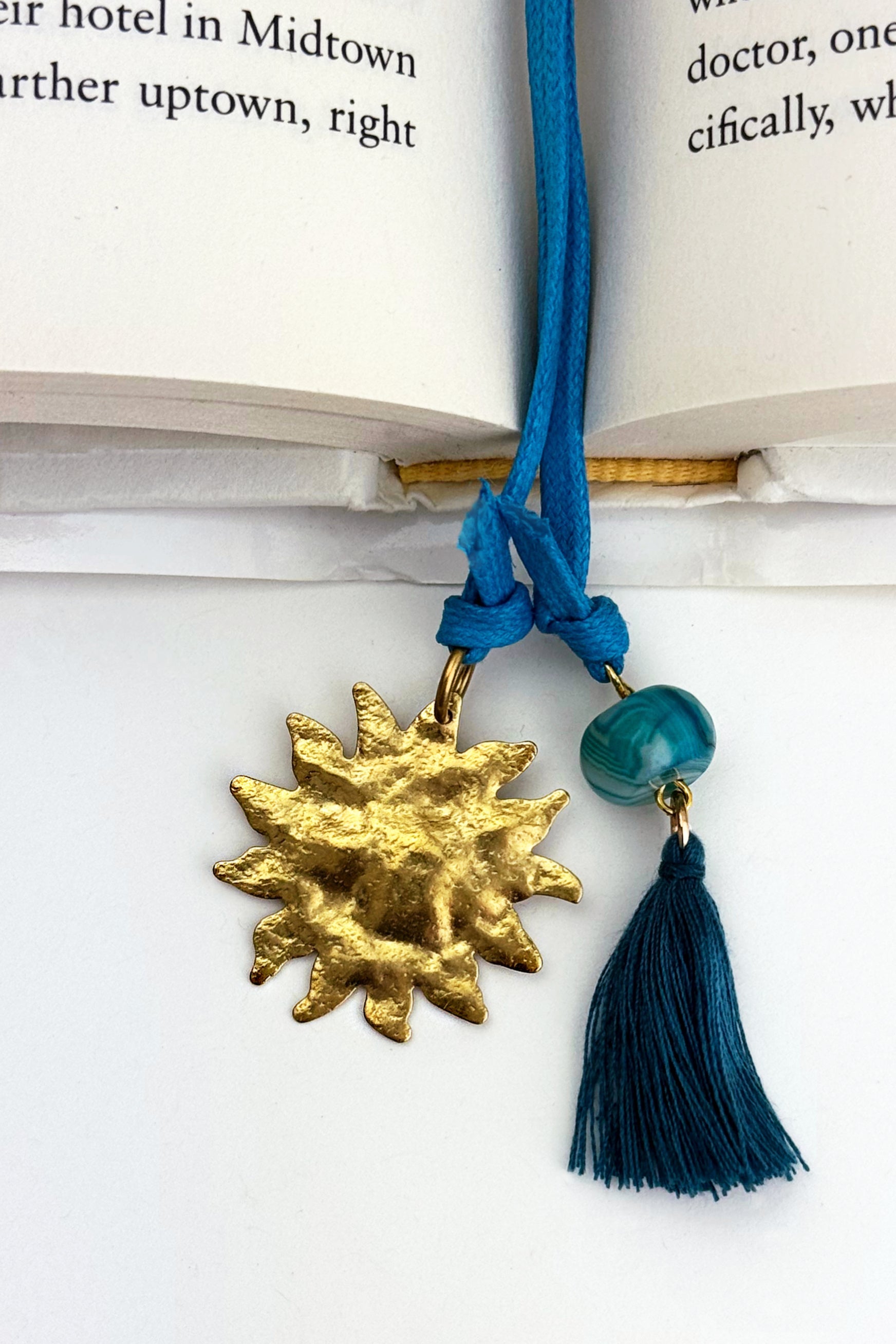Solene Sardonyx Agate Bookmark – A handcrafted bookmark by Alysian.