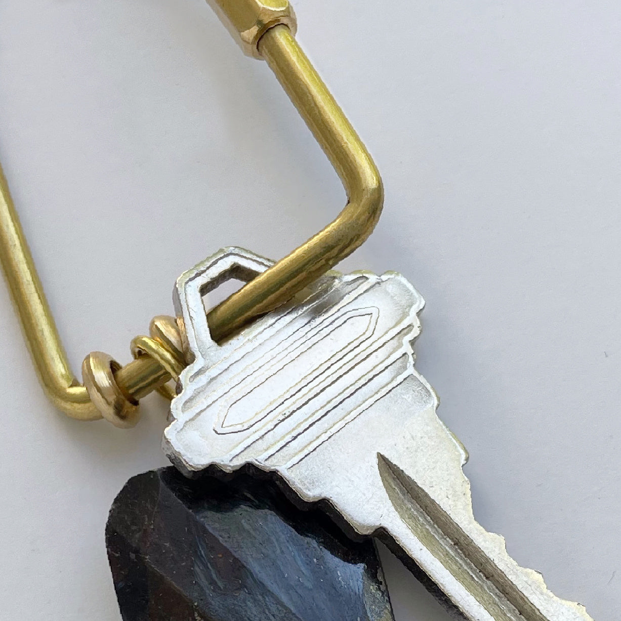 Gemstone Keyring | Rock & Key – Trapezoid Carabiner – A handcrafted key ring by Alysian.