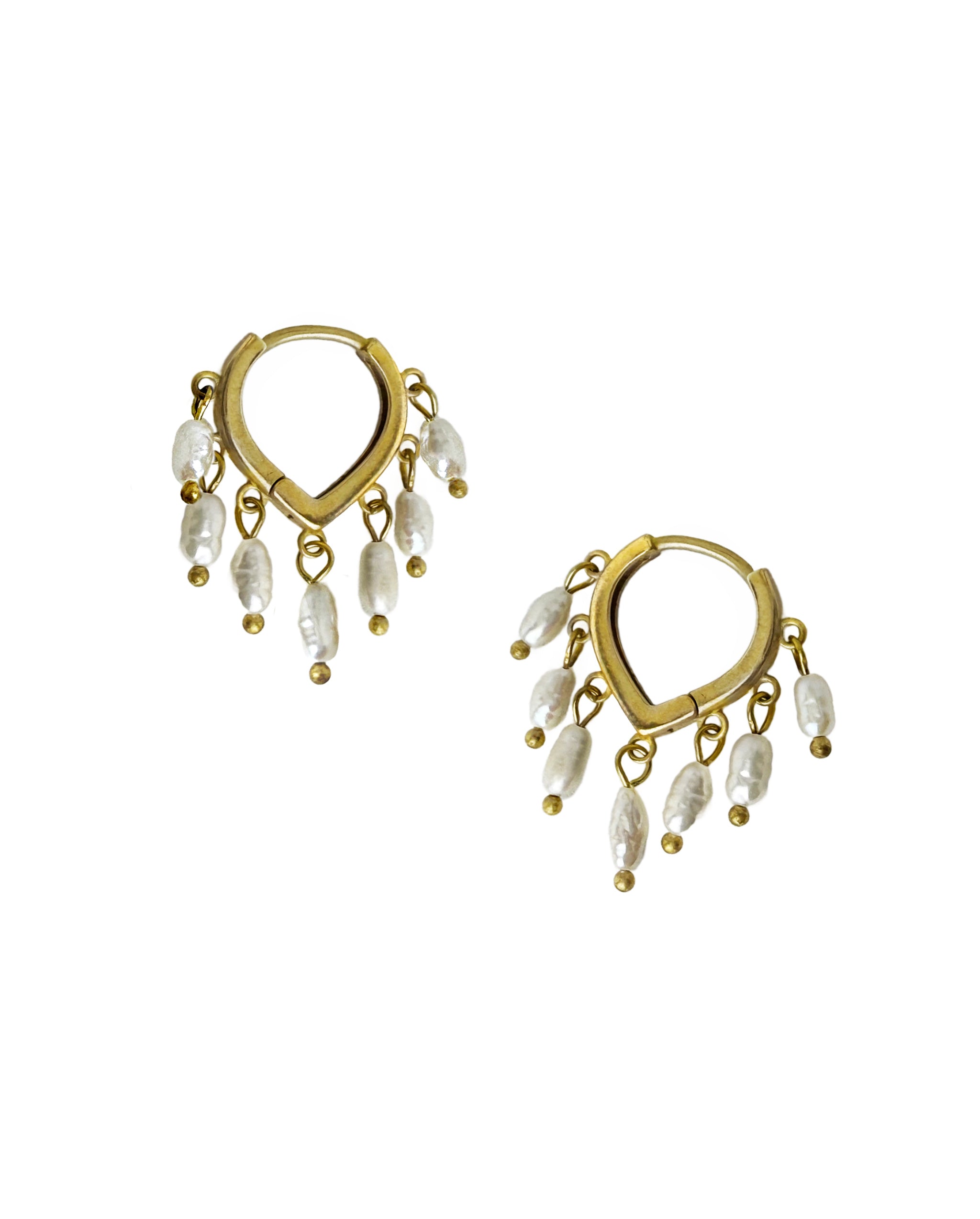 Calitha Huggie Earring – White Pearl – A handcrafted earrings by Alysian.