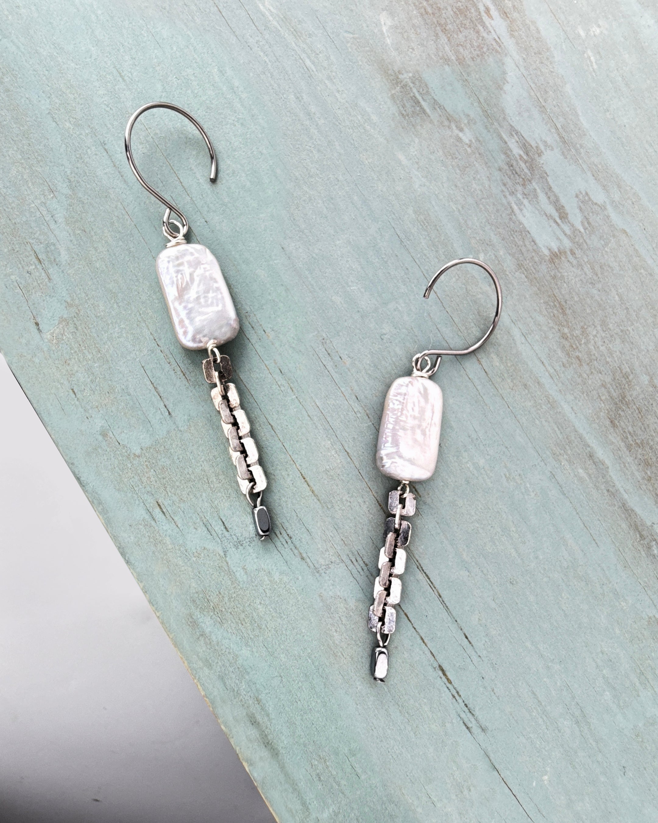 Hera Pearl Earring – A handcrafted earrings by Alysian.