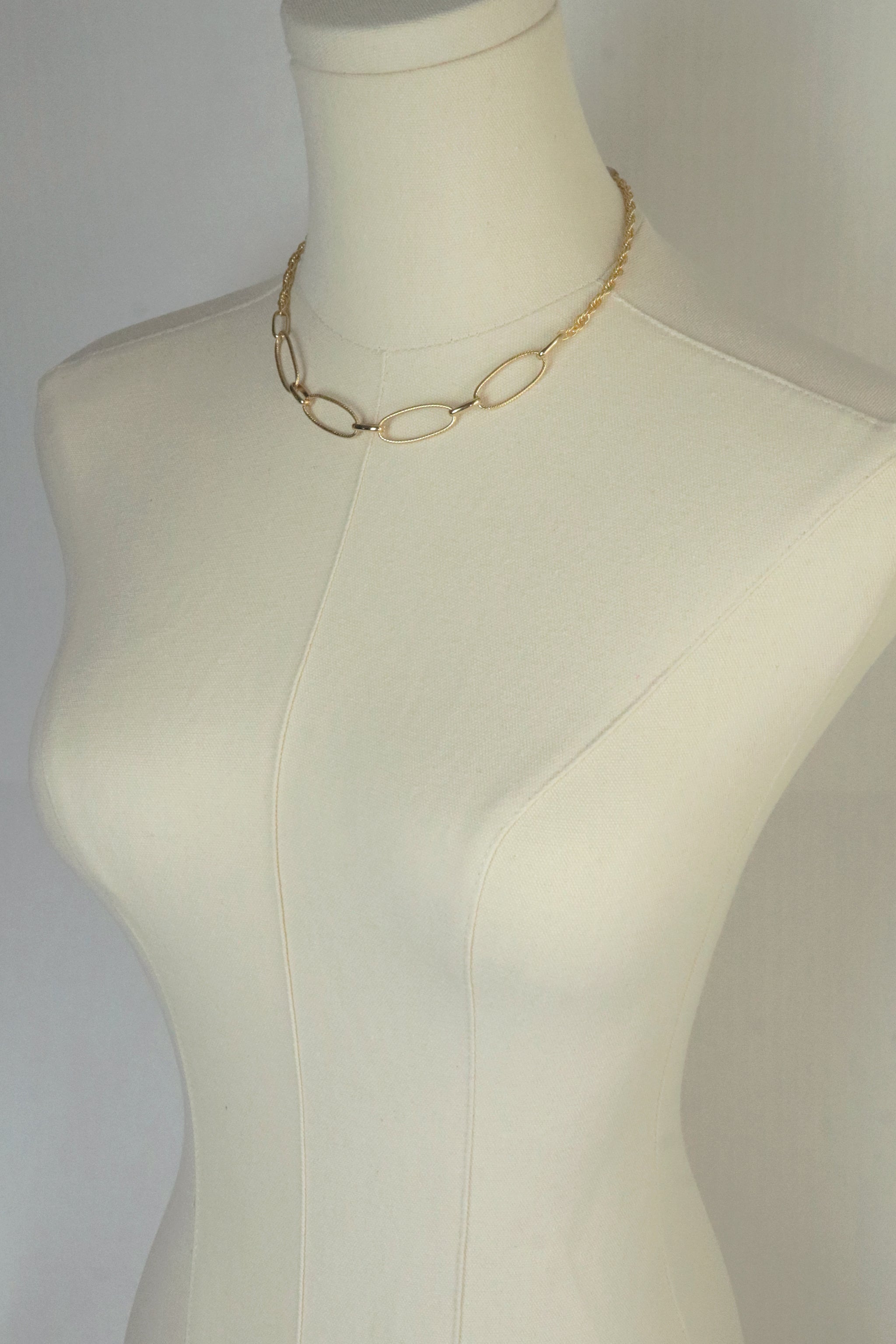 Lenna Link Necklace – A handcrafted necklace by Alysian.