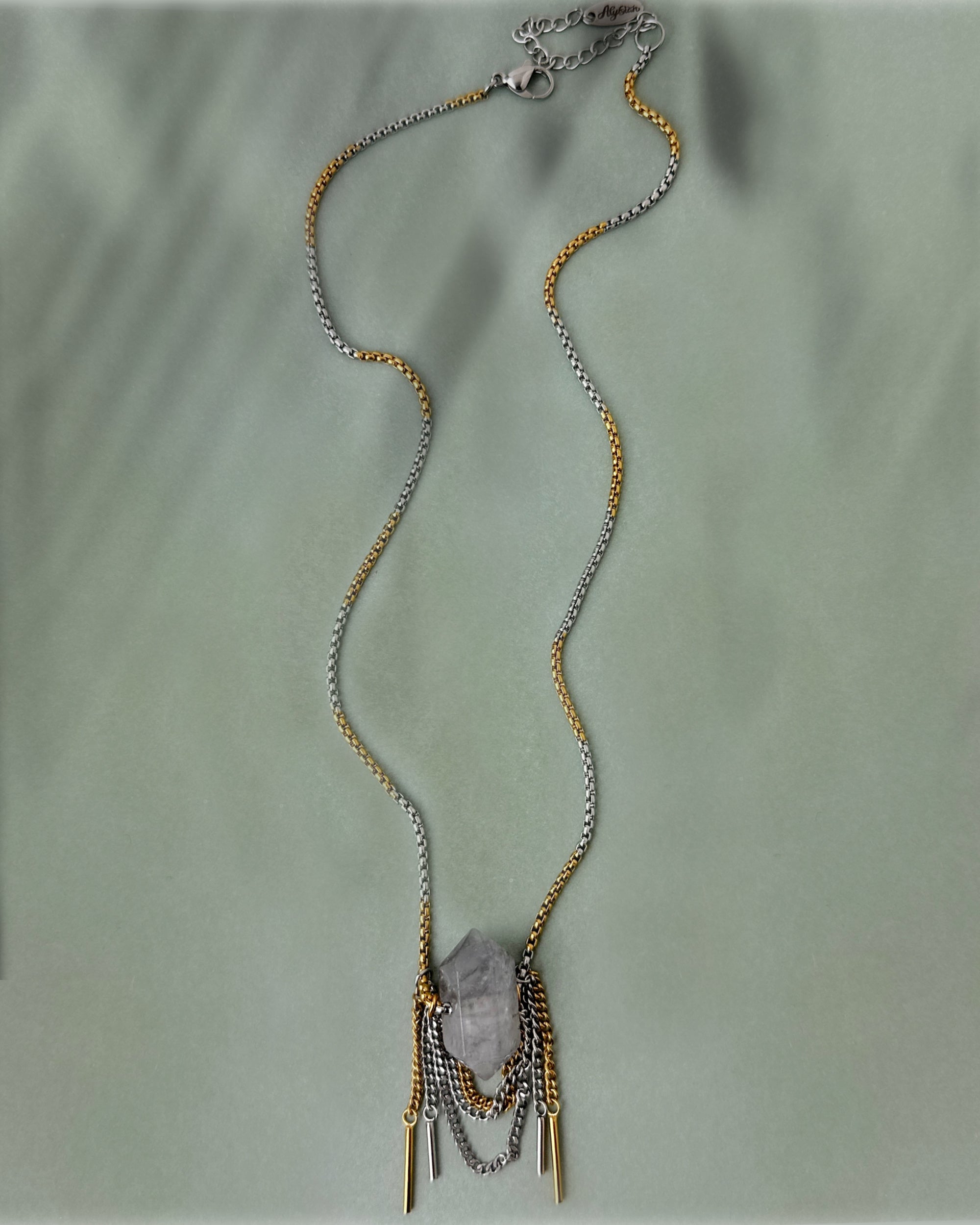 Navia Pendant Necklace – A handcrafted necklace by Alysian.