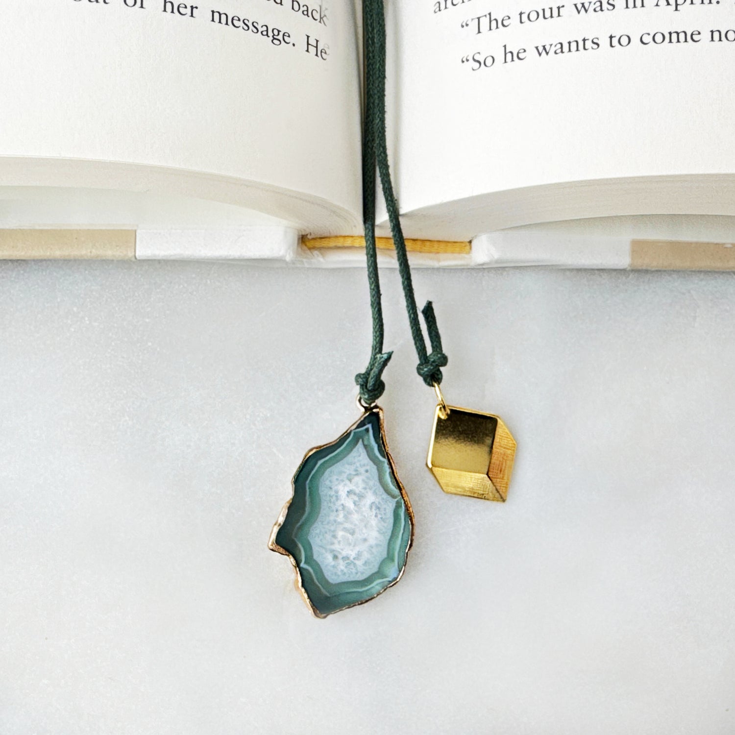 Serra Bookmark (green)