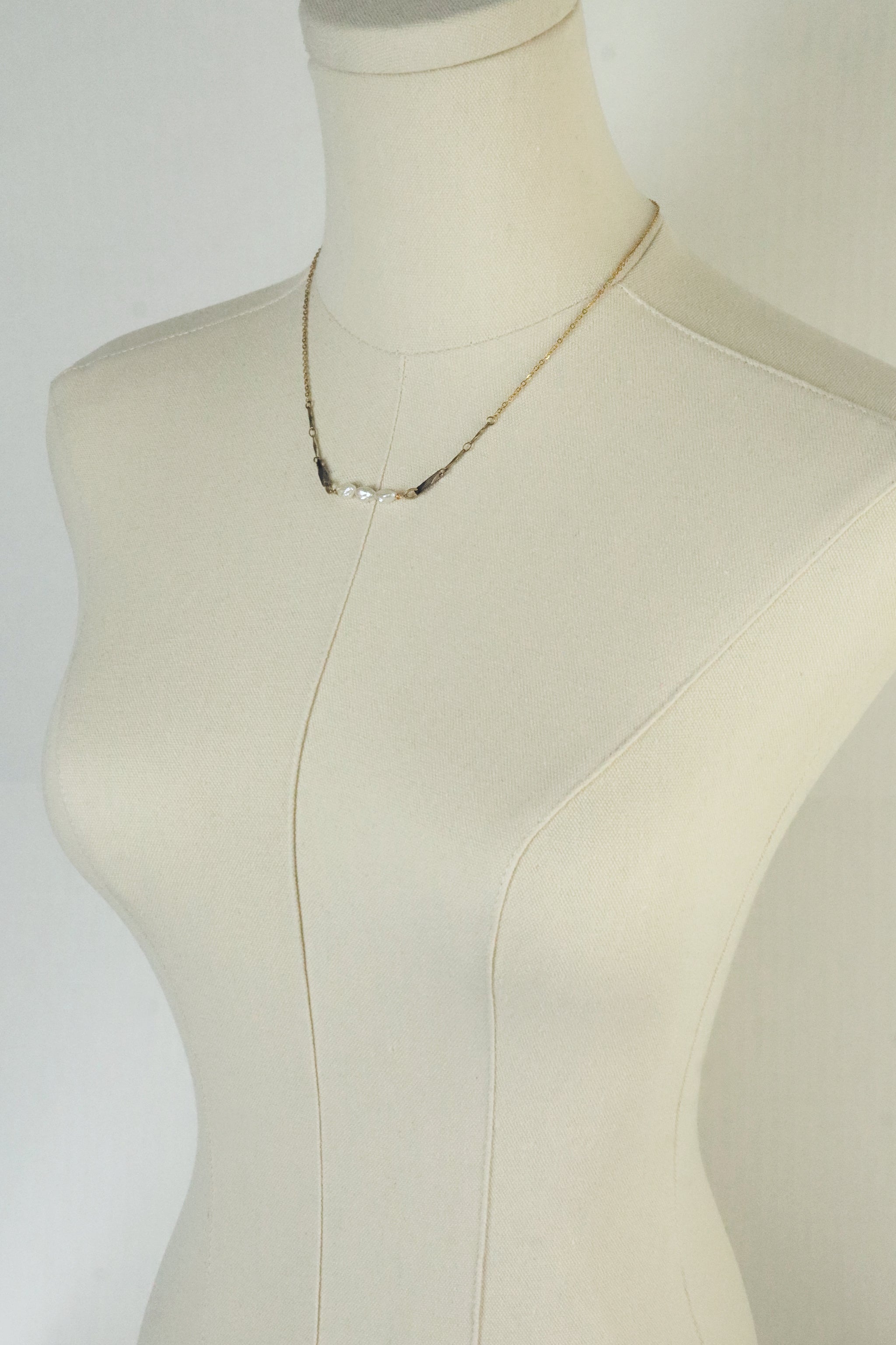 Teagan Pearl Pendant Necklace – A handcrafted necklace by Alysian.