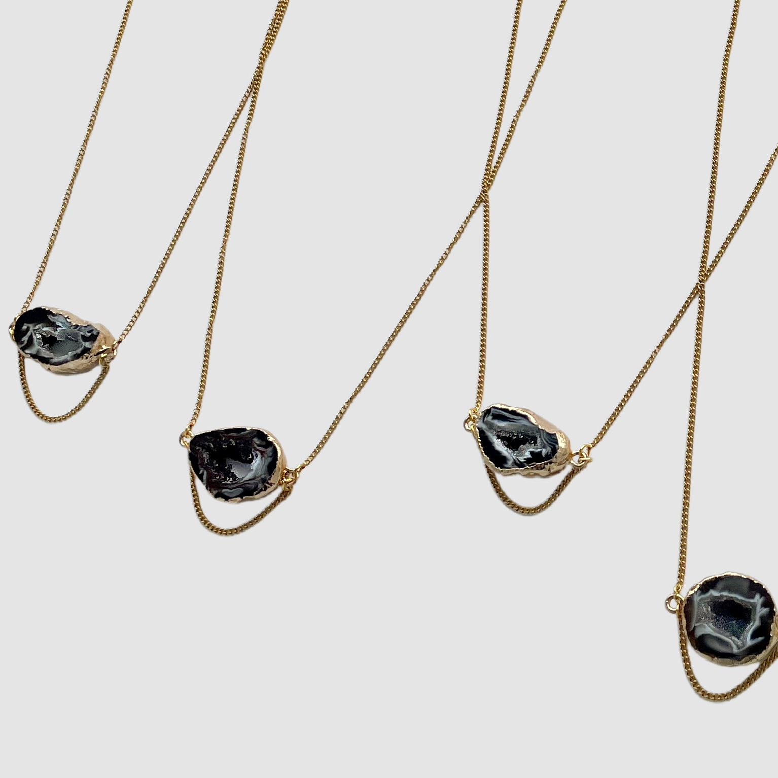 Carli Agate Pendant Necklace – A handcrafted necklace by Alysian.